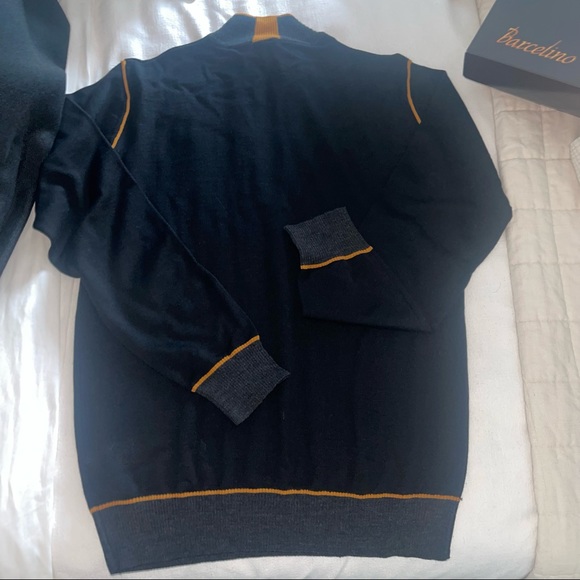 NWT Barcelona Quarter Zip - Picture 5 of 5